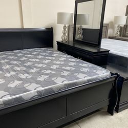 4pc QUEEN bedroom set black includes queen bed, dresser, mirror and nightstand. Was $1099 NOW $599 
