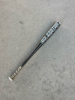 Bat-Youth 28” Easton Magnum 21 oz. 2-1/4“ Diameter Barrel. Aluminum Baseball -7 Bat. In Good Condition, Normal Wear. Not Bent nor Warped. Model: LK16.