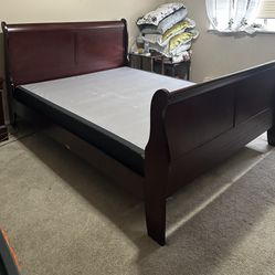 Mahogany Queen Sleigh Bed Set 