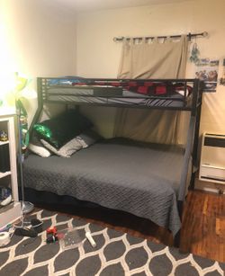 Queen bunkbed