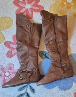 Brown Knee-High Flat Riding Boots