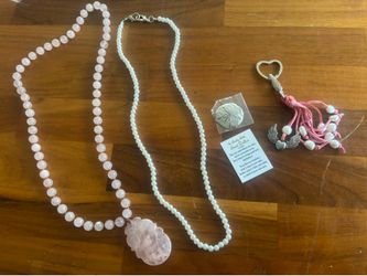 Assorted jewelry READ AD