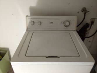 Whirlpool Washer and Amana Dryer Set -Works Great.