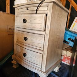 Ashley's Furniture Queen Bedroom Set 