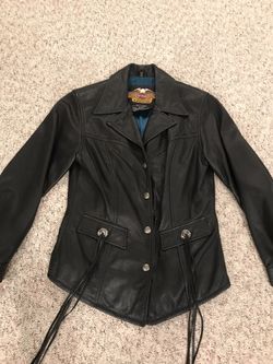 Women’s black Harley Davidson leather jacket size extra small