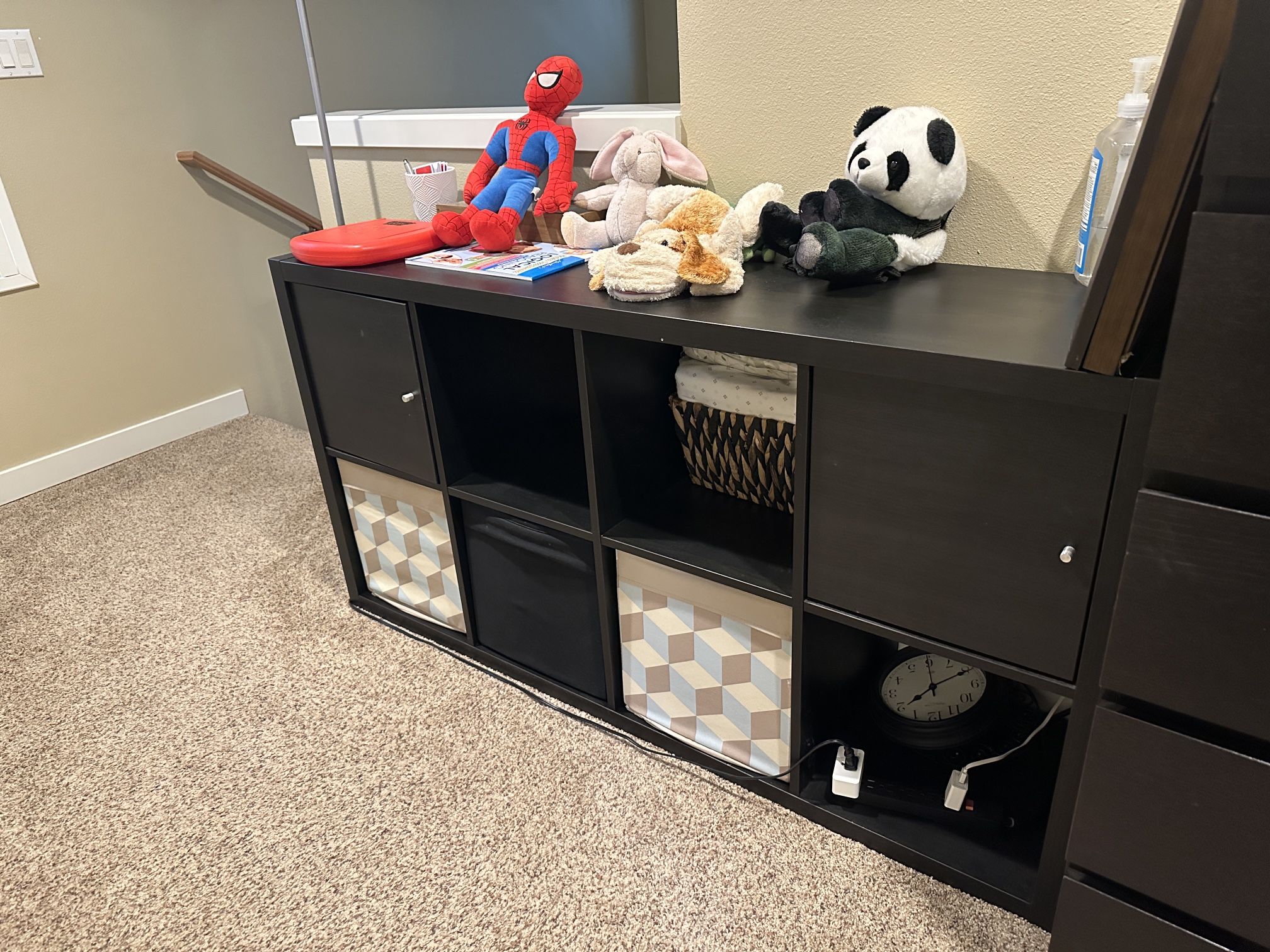 Cubby Storage With Cloth Organizer