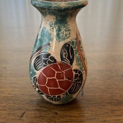 Vintage San Juan de Oriente Nicaraguan Pottery Vase – Hand-Etched Sgraffito Turtle Motif - 4” Tall