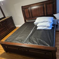 Luxury Solid Wood Bedroom Set – Excellent Condition