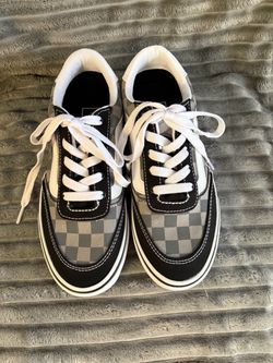 Vans Tennis Shoes