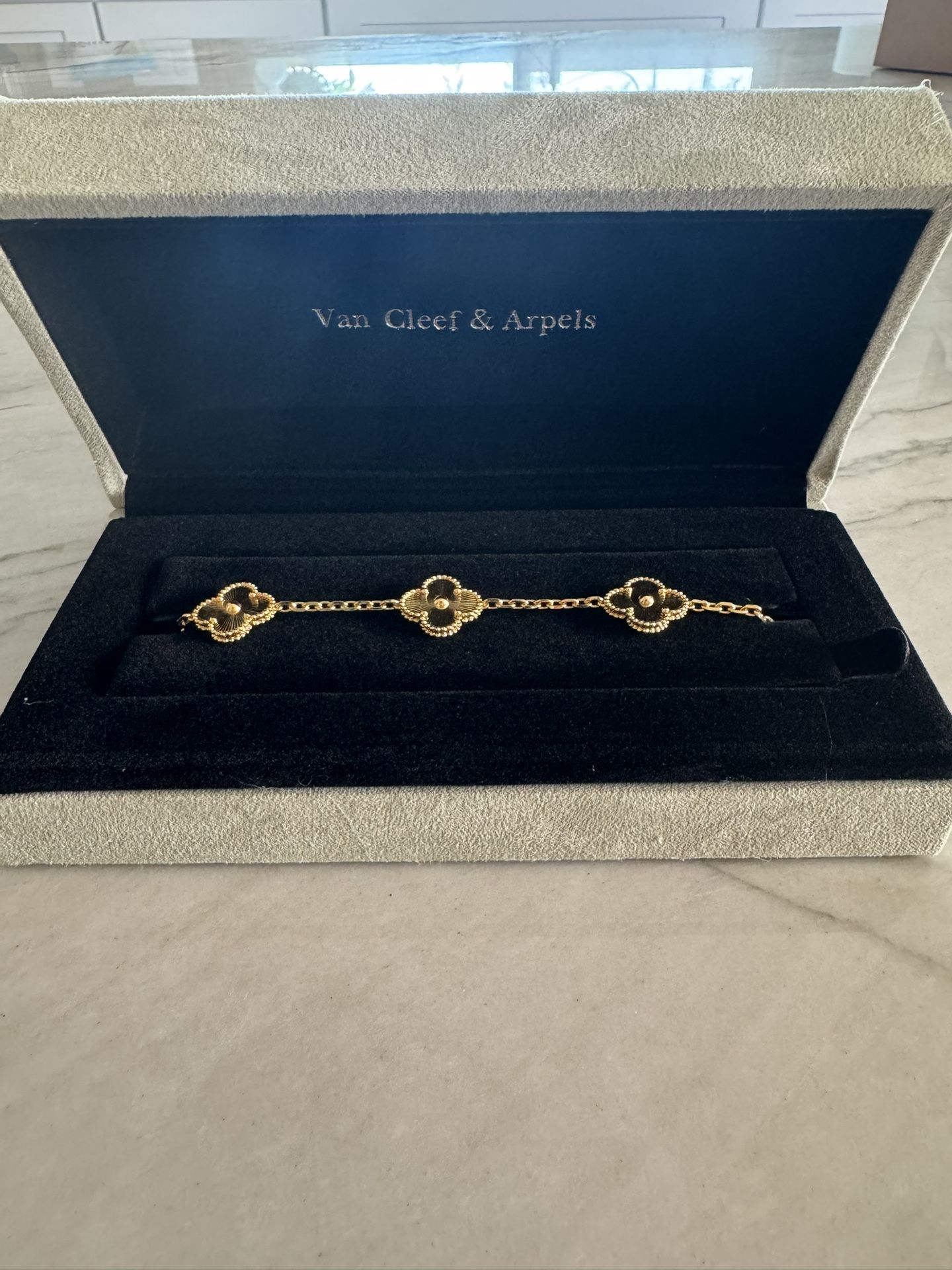 Gold Van cleef