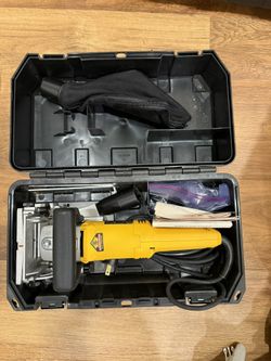 DeWalt Biscuit Joiner (DW682) – Excellent Condition – With Case & Accessories