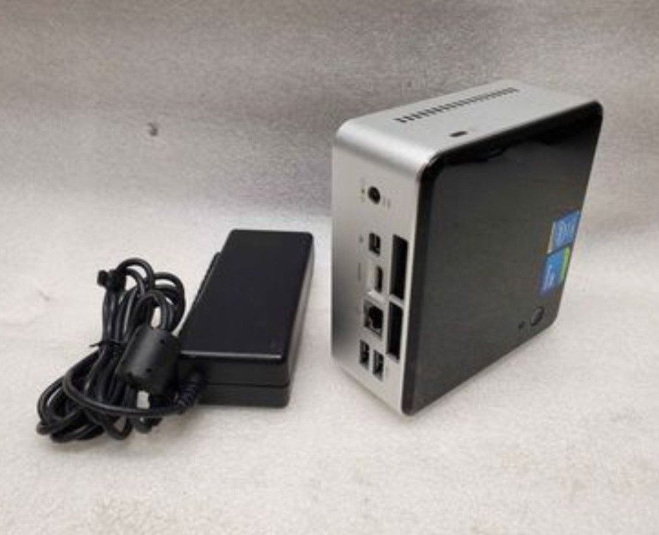 Intel NUC D54250WYKH Intel i5 4250U 8GB Ram Memory, 256GB SSD, Wi Fi