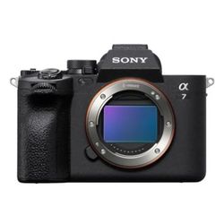 Sony A7iii Full Frame & Nikon Z70 180mm F/2.8 Lent 