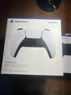 ps5 controllers (white,black,purple)