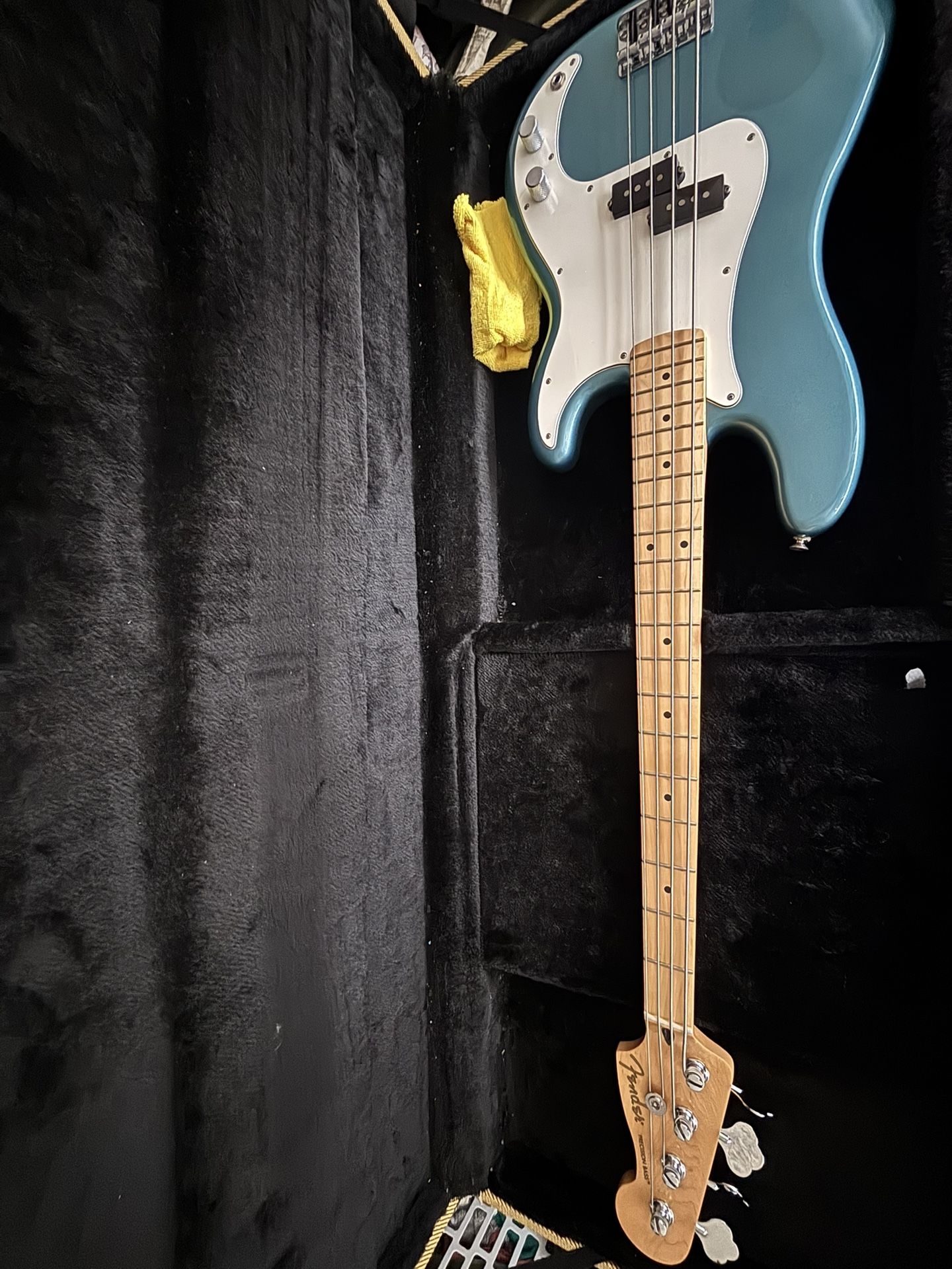 Fender P Bass