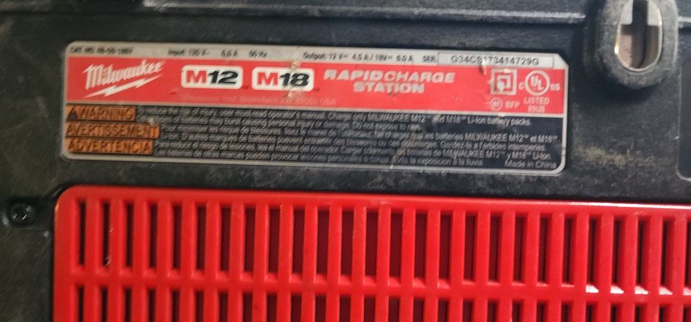 MILWAUKEE M12/M18 RAPID CHARGER - LOCAL PRICE OF 100.00