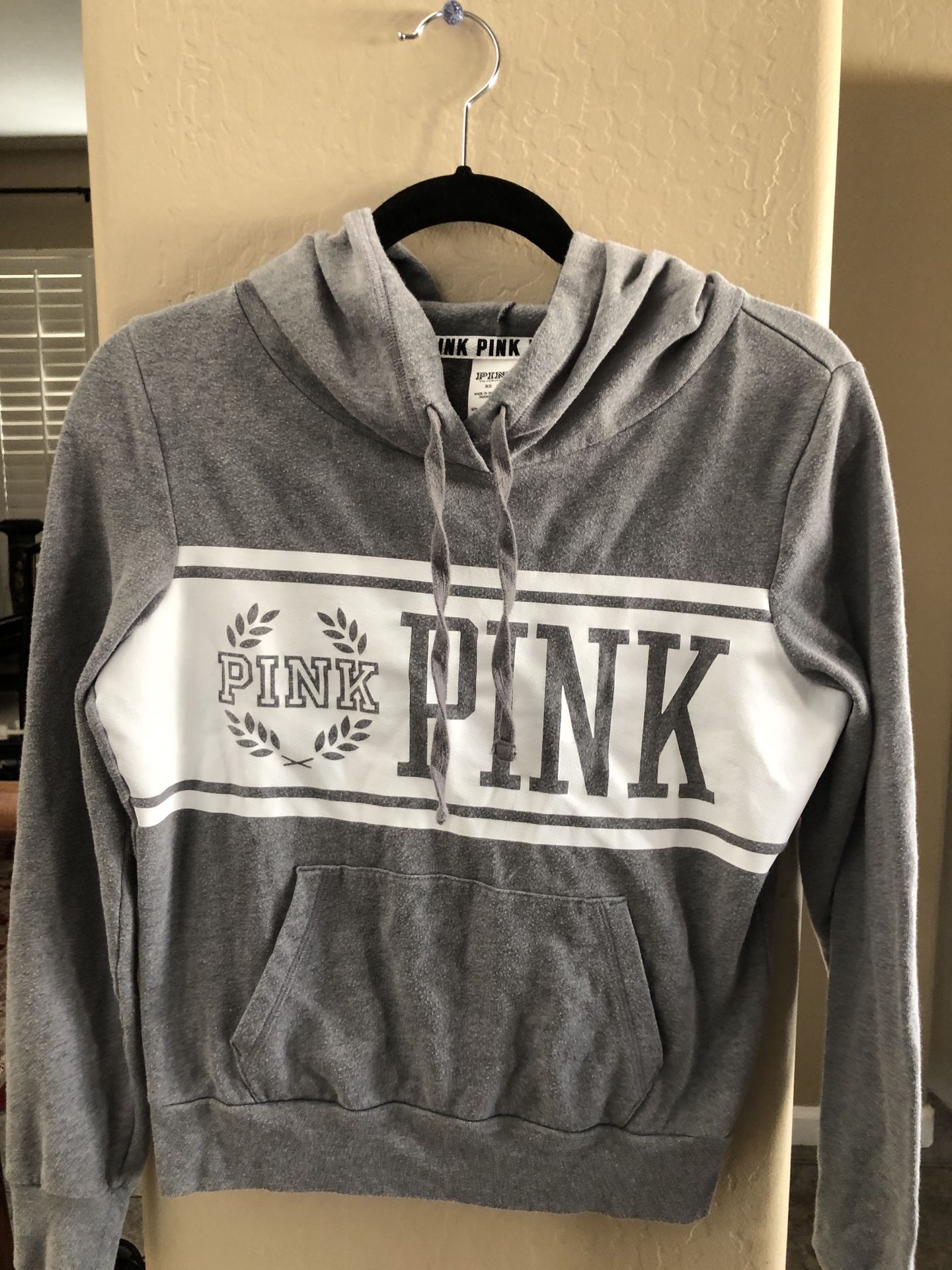 Pink XS hoodie and a t-shirt , sell 3 together