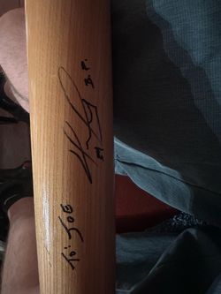 David Ortiz autographed bat