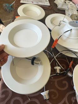 lol 6HV1550LRWH 120V 50/60Hz 15W 5000K