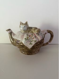 Vintage cat teapot