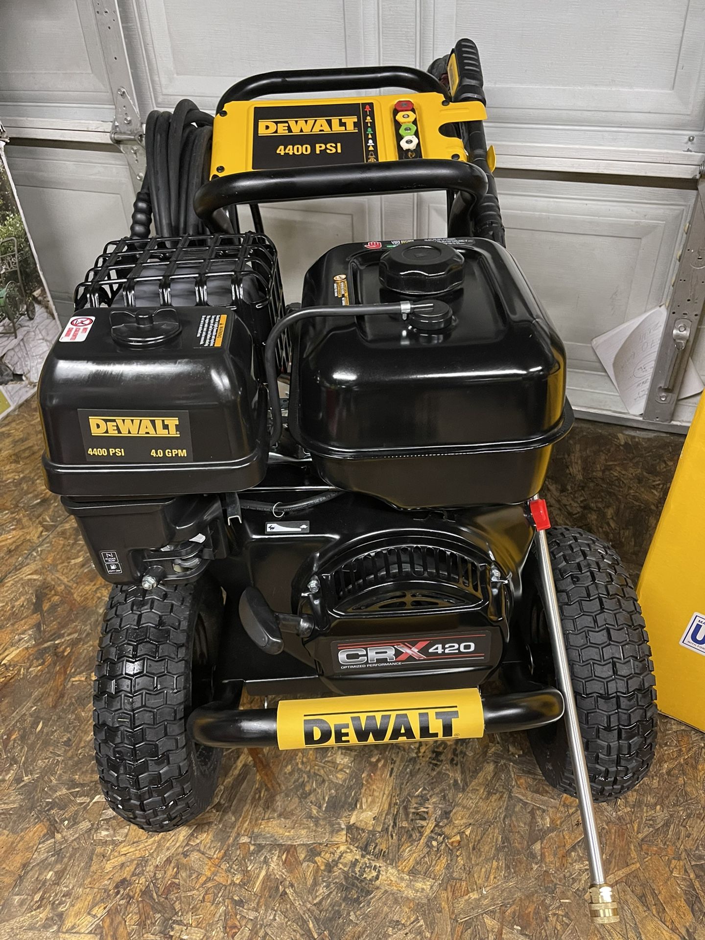 Dewalt 4400 PSI 4.0 GPM Gas Cold Water Pressure Washer with DEWALT