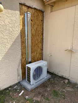 YEAR-ROUND COMFORT STARTS HERE! ❄️  🌡️ MINI-SPLIT AC & HEATING SYSTEMS 🌡️