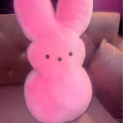 Giant Peep