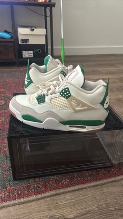 Nike sb Jordan 4 pine green