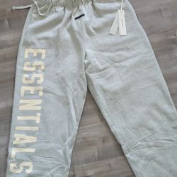 ESSENTIALS SWEATS 