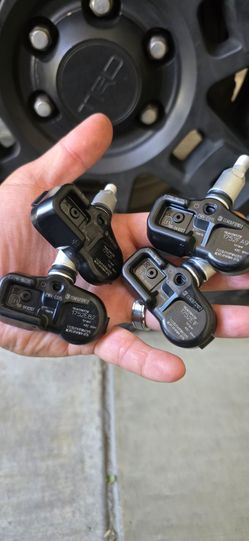 Used 2022 Geniune OEM TPMS Sensors