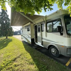 2004    8.1   Lit engine Fleetwood Storm