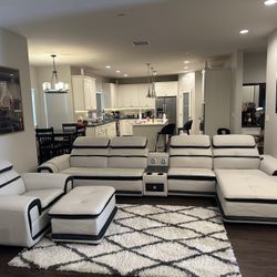 FREE DELIVERY!!! Modern Leather Sectional Couches In 3 Different Colors! 