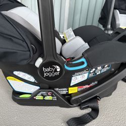 2 Car Seats - Baby Jogger City GO 2 Infant