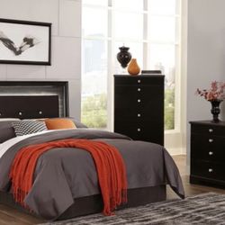 Queen Bedroom Set (Mattress Sold Separately)