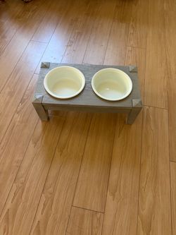 Wooden dog bowl holder and bowls