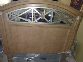 Vintage Stanley Furniture Solid Oak Queen Headboard w/ Mirrored Lattice Accent