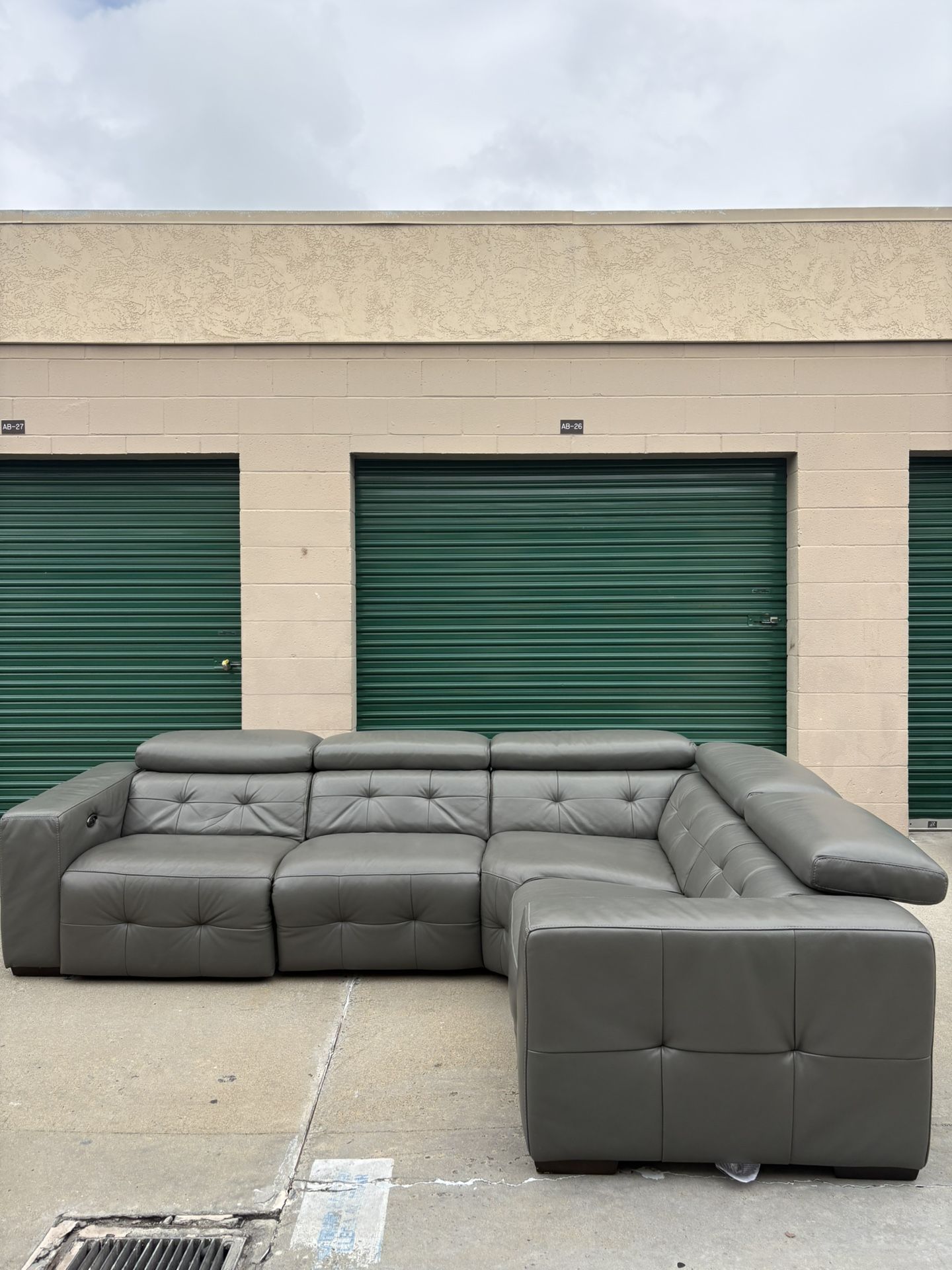Electric Recliner Sectional Couch 🛻 Delivery Available🛻