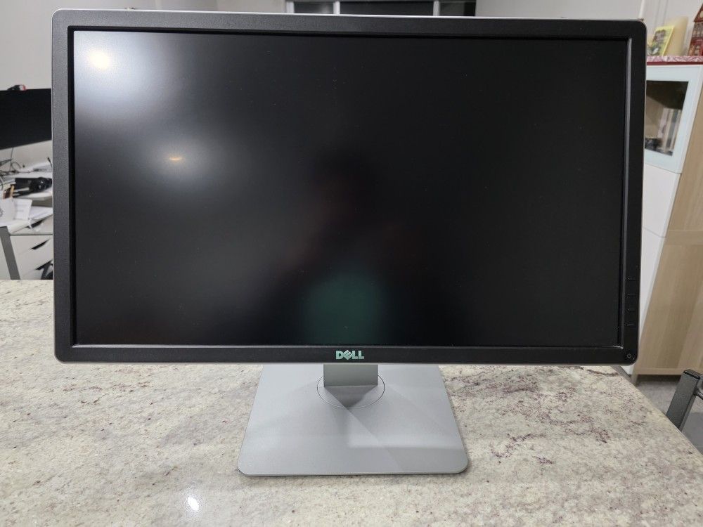 Dell Monitor Model: P2415Qb Year: 2016