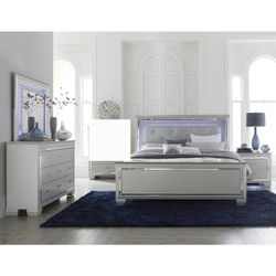 Brand New 4Pcs Bedroom Set ✨️ Available In King Sz  Take Home Today With Only $39 Down  Payment!!