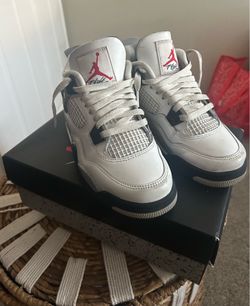 Air Jordan 4 OG Size 5Y Summit White/Fire Red