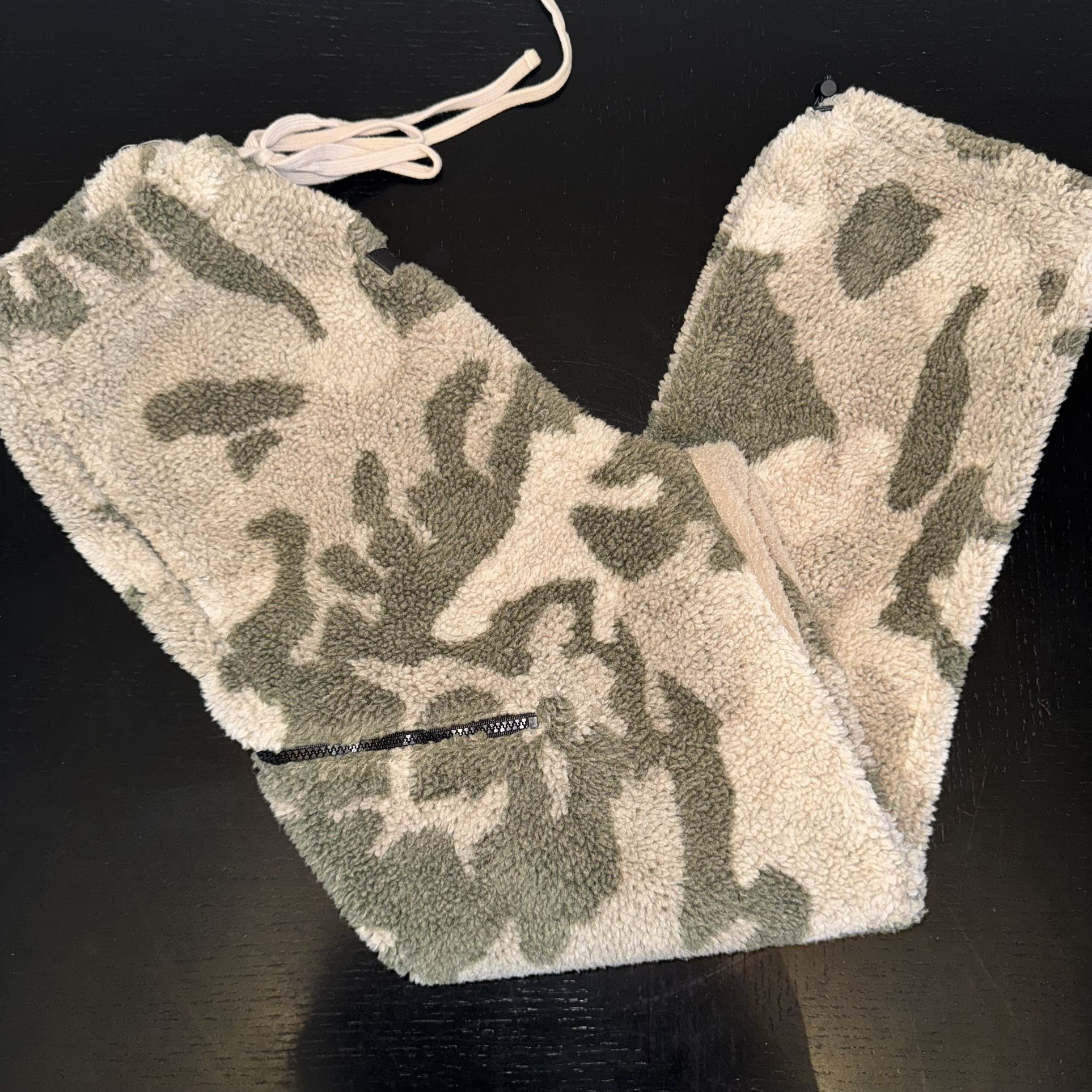 Essentials Fleece Camo Pants