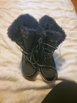 Snow Boots Black Size 6