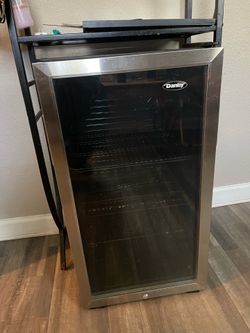 Mini Fridge/cooler for drinks