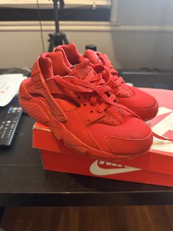 Nike Huarache Size 4