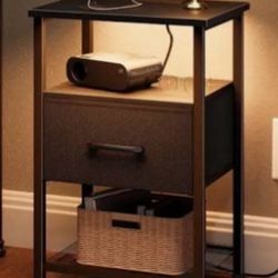 LAKEMID End tables with charging stations 