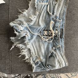 Billabong Size 1 Stretchy Tie Cheeky Jean Shorts