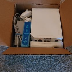 Nintedo Wii With Super Smash Bros 