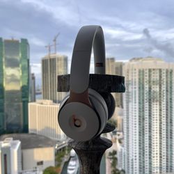 Beats Solo Pro/ Color:Gray NEW  