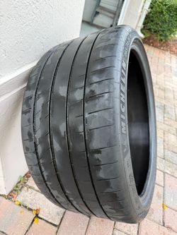 1 Michelin Pilot Sport 4S Tire 265 30 R19 in Great Condition