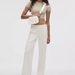 Brand New Lululemon Everywhere Crossbody Bag (still sealed in box !)